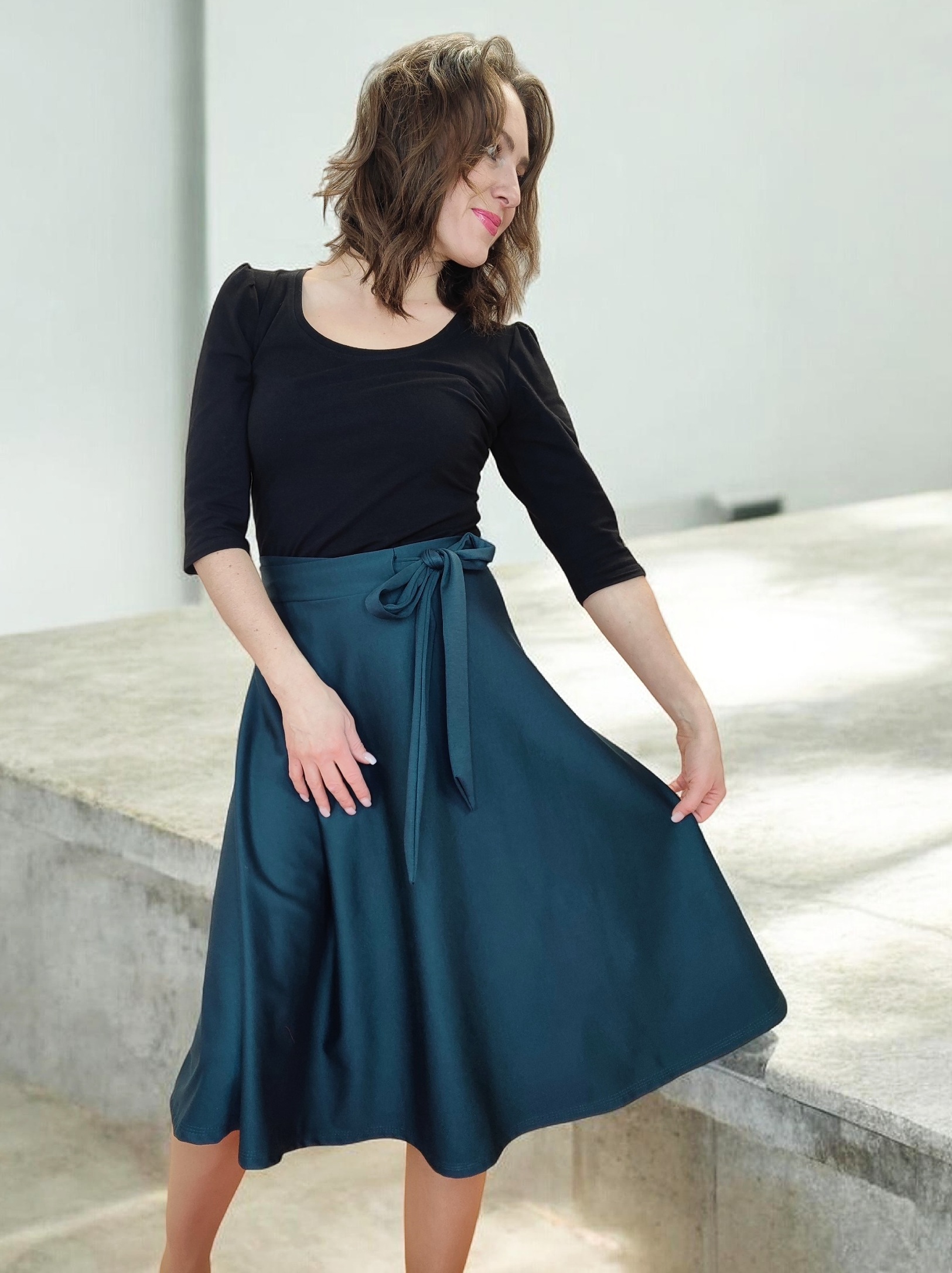 půlkolová zavinovací sukně petrolejová